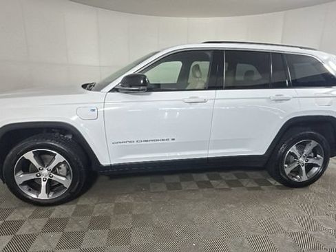 Used 2023 Jeep Grand Cherokee 4WD 4xe w/ Luxury Tech Group II image 6