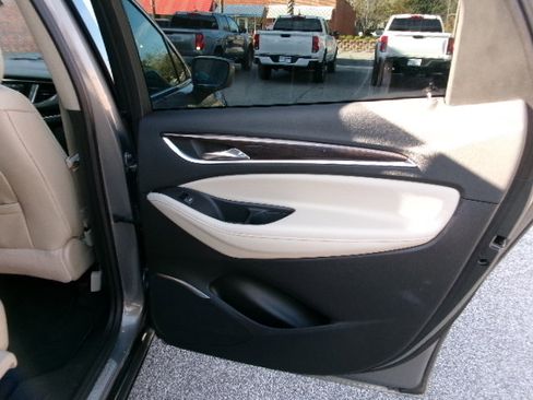 Used 2019 Buick Enclave Essence image 14