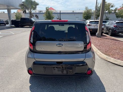 Used 2016 Kia Soul + w/ Primo Package FWD image 6