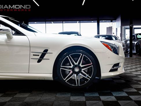Used 2015 Mercedes-Benz SL 550 image 31