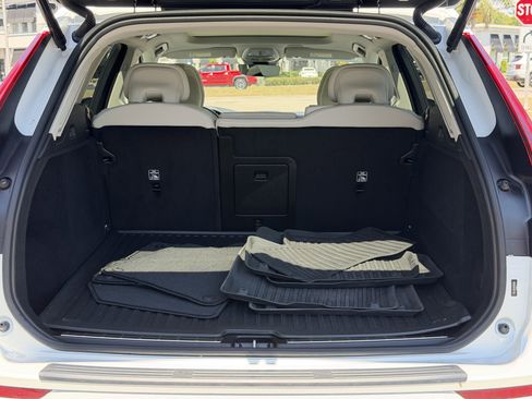 Certified 2024 Volvo XC60 B5 Plus w/ Climate Package AWD/4WD image 9
