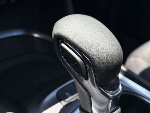 Used 2024 Chevrolet Malibu LT FWD image 35
