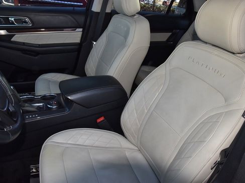 Used 2017 Ford Explorer Platinum image 33