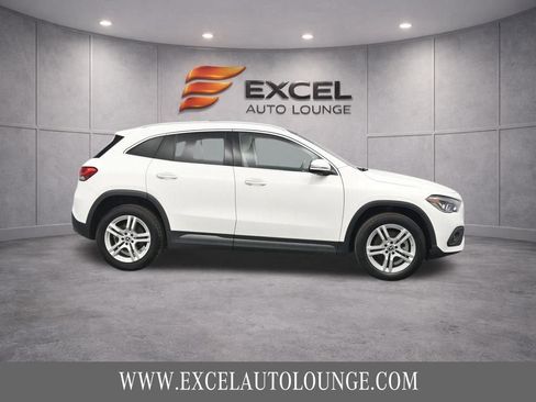Used 2022 Mercedes-Benz GLA 250 4MATIC w/ Premium Package Lite image 10