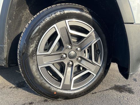 New 2026 Jeep Cherokee Limited image 2