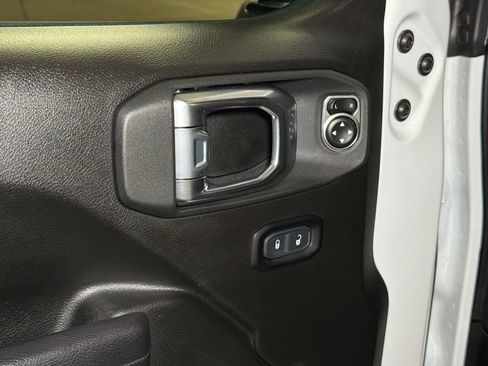 Used 2024 Jeep Wrangler Unlimited AWD/4WD image 22