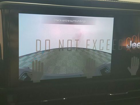 New 2025 Jeep Gladiator Sport image 17