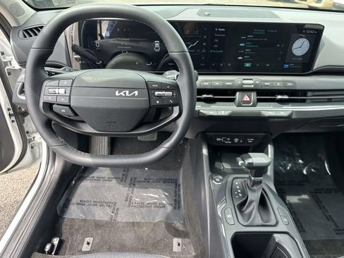 Used 2025 Kia K4 EX FWD image 18