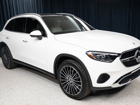 New 2027 Mercedes-Benz GLC 300 4MATIC image 3