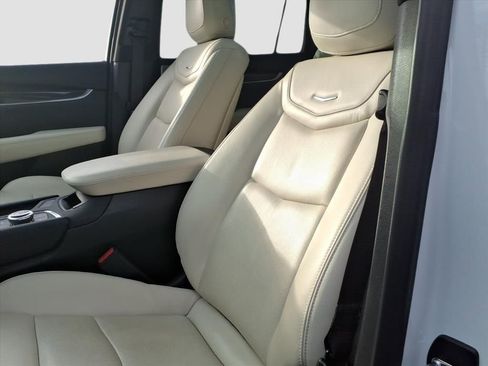 Used 2023 Cadillac XT6 Sport w/ Technology Package image 26