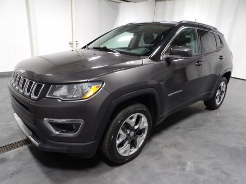 Used 2019 Jeep Compass Limited w/ Safety & Security Group AWD/4WD image 3
