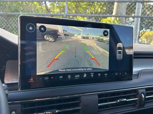 Used 2024 Lincoln Corsair FWD image 23