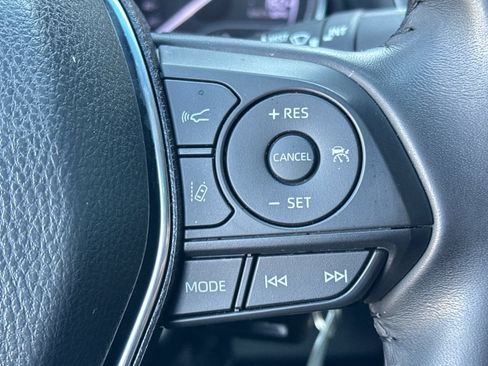 Used 2020 Toyota Camry SE FWD image 23