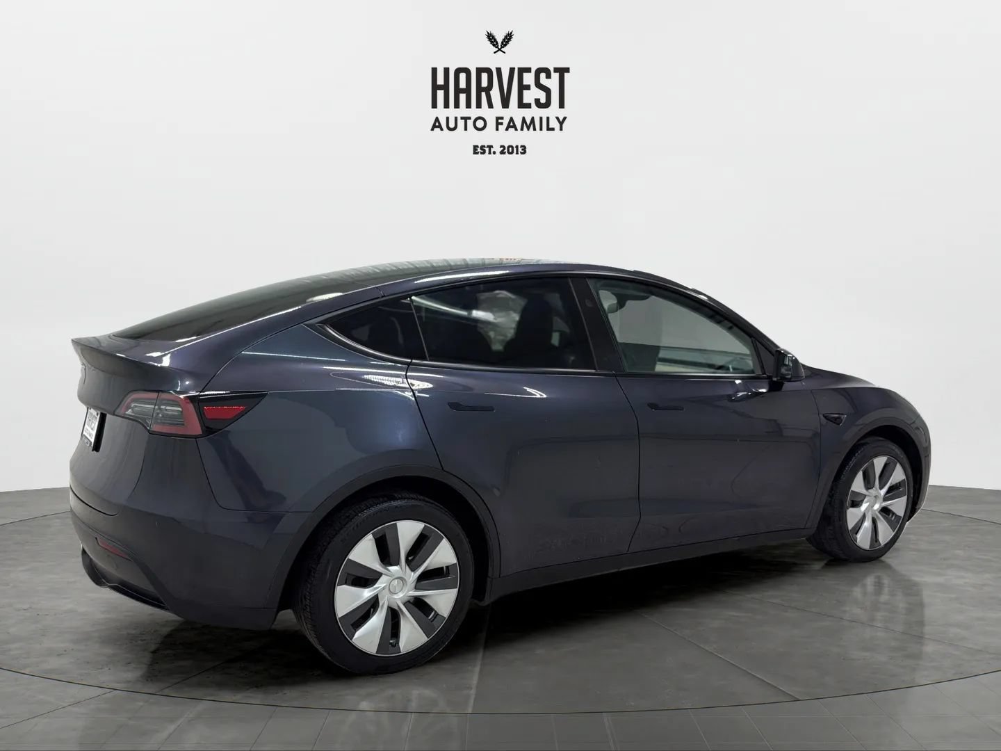 Used 2024 Tesla Model Y Long Range AWD/4WD image 7