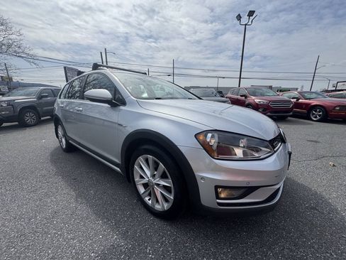 Used 2017 Volkswagen Golf Alltrack SE AWD/4WD image 10