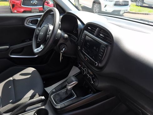 Used 2023 Kia Soul LX w/ Option Group 015 FWD image 8