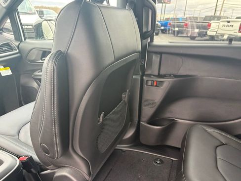 New 2026 Chrysler Voyager LX FWD image 32