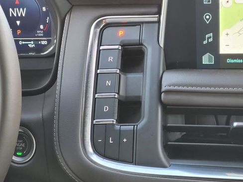 Used 2024 Chevrolet Tahoe Z71 w/ Luxury Package AWD/4WD image 18