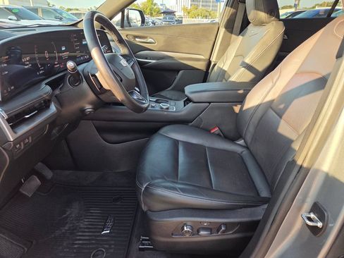 Used 2024 Cadillac XT4 Premium Luxury w/ Technology Package FWD image 4