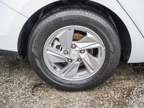 Certified 2025 Hyundai Elantra SE w/ Cargo Package image 7