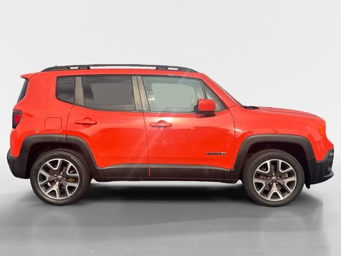 Used 2016 Jeep Renegade Latitude w/ Advanced Technology Group image 7