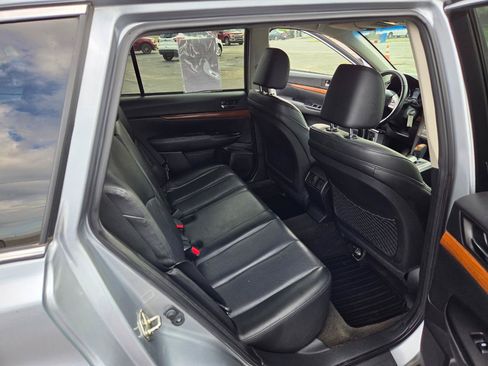 Used 2013 Subaru Outback 2.5i Limited AWD/4WD image 14