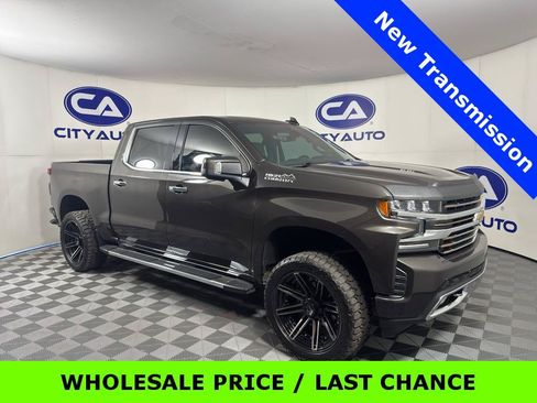 Used 2021 Chevrolet Silverado 1500 High Country w/ Technology Package AWD/4WD image 1
