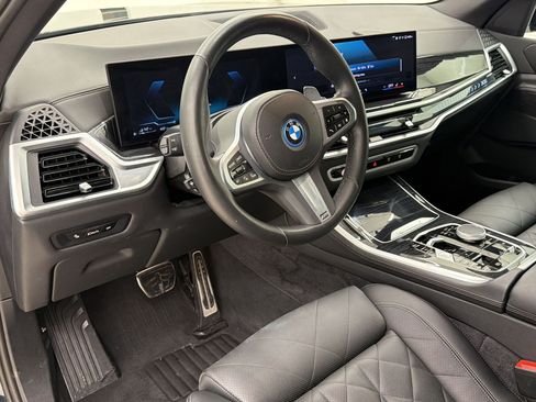 Certified 2025 BMW X5 xDrive50e w/ M Sport Package AWD/4WD image 4