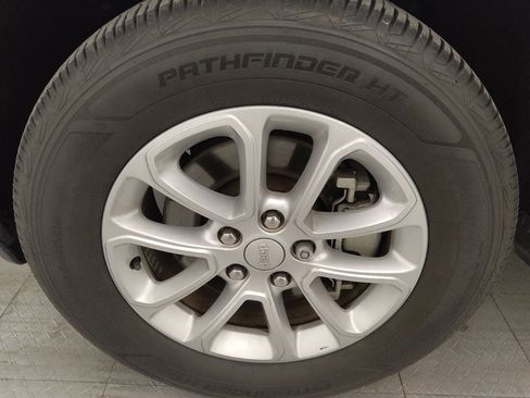Used 2022 Jeep Grand Cherokee Laredo E RWD image 31