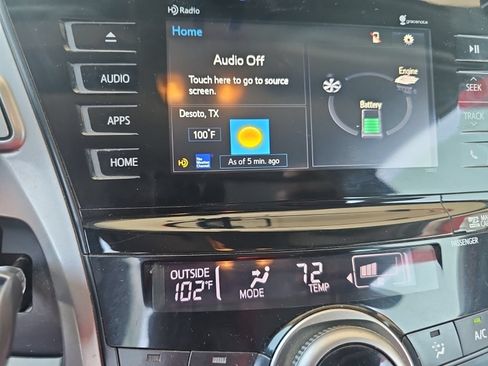Used 2016 Toyota Prius V Five FWD image 9