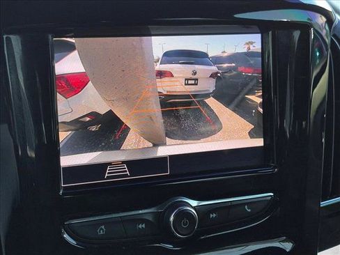 Used 2022 Chevrolet Traverse LS FWD image 12