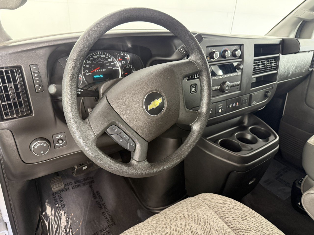 Used 2025 Chevrolet Express 3500 LT w/ LT Preferred Equipment Group RWD image 17
