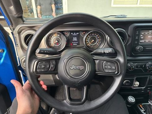 Used 2021 Jeep Gladiator Sport image 29