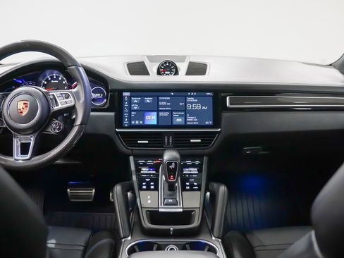 Certified 2019 Porsche Cayenne Turbo image 21