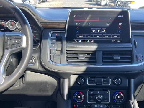 Used 2021 Chevrolet Tahoe Z71 w/ Z71 Signature Package image 30