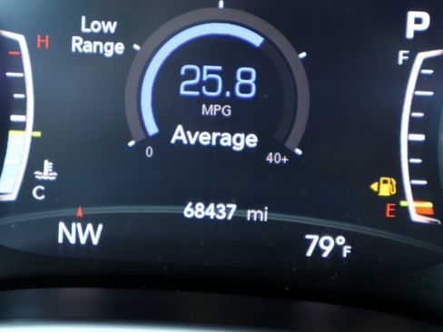 Used 2023 Chrysler Pacifica Limited FWD image 29