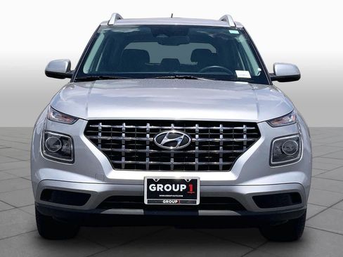 Used 2025 Hyundai Venue SEL FWD image 4