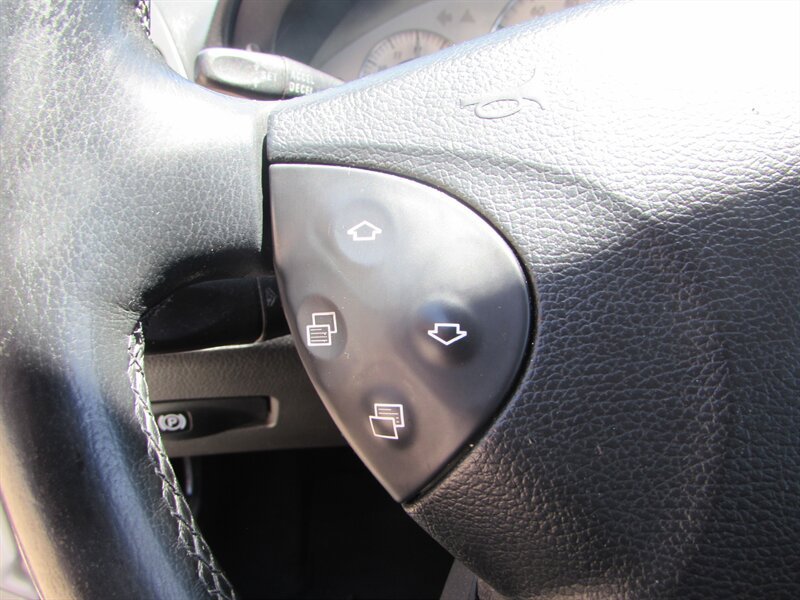 Used 2003 Mercedes-Benz E 500 Sedan image 16