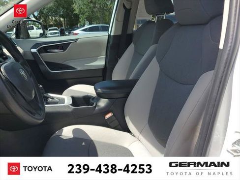 Certified 2022 Toyota RAV4 XLE w/ Convenience Package FWD image 19