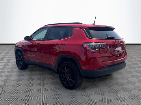 Used 2025 Jeep Compass Latitude w/ Sun & Sound Group AWD/4WD image 8