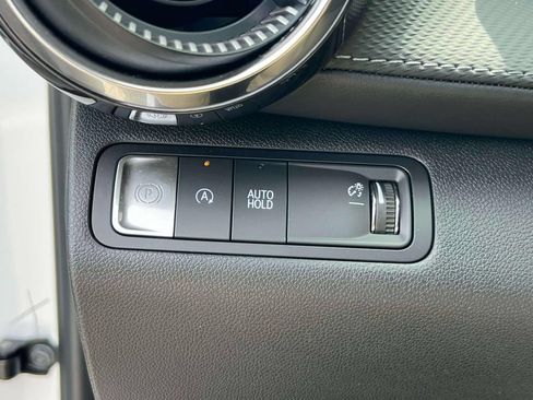 Used 2026 Chevrolet Equinox LT w/ Safety and Technology Package FWD image 21