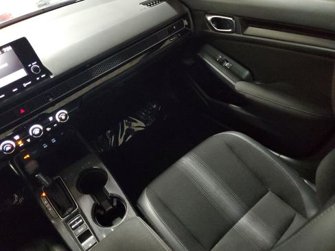 Used 2025 Honda Civic Sport image 14