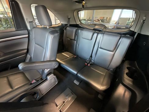 Used 2015 Toyota Highlander Limited Platinum image 24