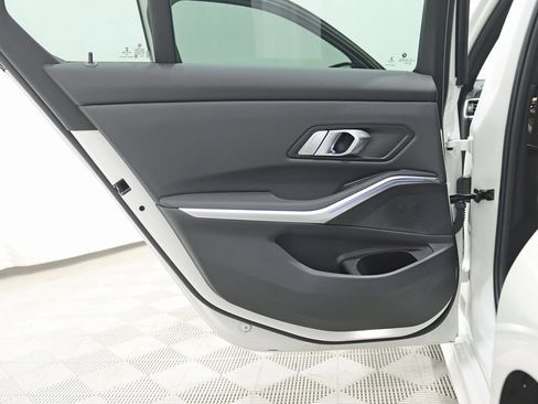 Used 2021 BMW 330i xDrive Sedan w/ M Sport Package image 37