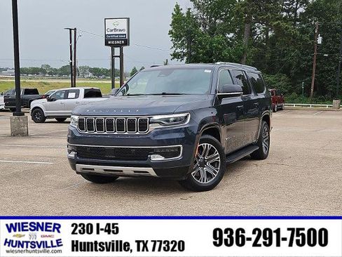 Used 2024 Jeep Wagoneer L Series II w/ Flexible Seating Group AWD/4WD image 1