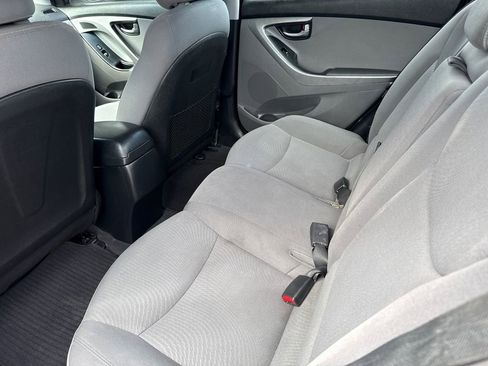 Used 2016 Hyundai Elantra SE FWD image 14