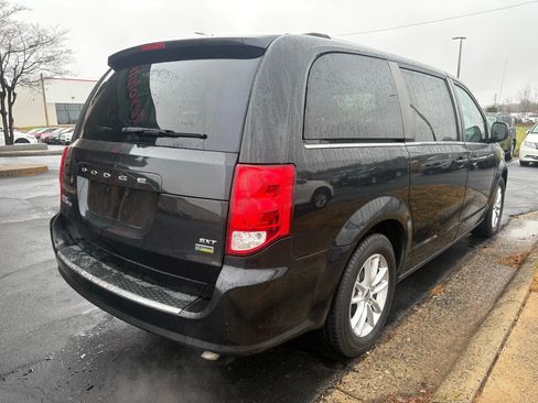 Used 2019 Dodge Grand Caravan SXT image 7