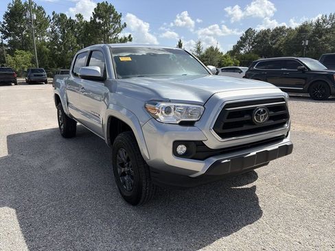 Used 2023 Toyota Tacoma SR5 w/ Technology Package AWD/4WD image 8