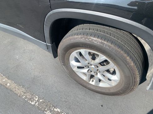 Used 2020 Chevrolet Traverse LS image 8