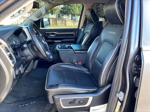 Used 2019 RAM 1500 Laramie image 27